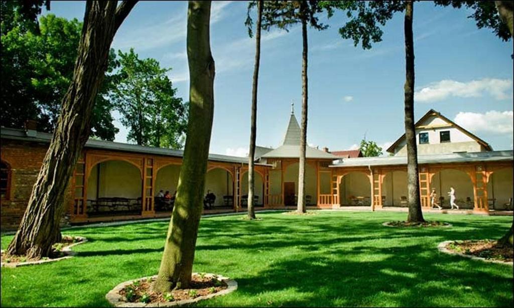 Hotel Hugo Business & Spa Kedzierzyn-Kozle Exterior foto